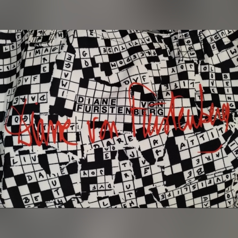 Diane Von Furstenberg Tote Bag 50th Anniversary Crossword Print Large Packable - Picture 2 of 13
